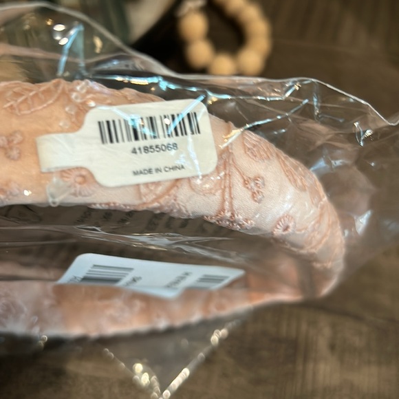 Torrid Eyelet Headband NWT - Picture 5 of 5